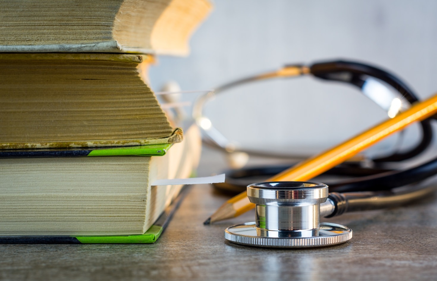 The Role of Expert Tutors in Medical Exam Success